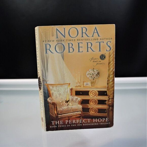 The Perfect Hope by Nora Roberts The Inn Boonsboro Trilogy 2012 Paperback - Picture 1 of 8
